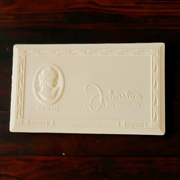 1920's-30's Art-deco Celluloid Cameo box from Johnston Candie’s - Picture 2 of 8